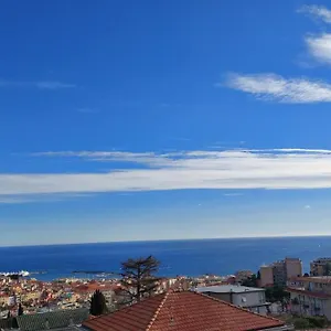 La Casa Di Ermes - Ampio Luminoso A Tre Minuti Dal Centro , Sanremo Italien